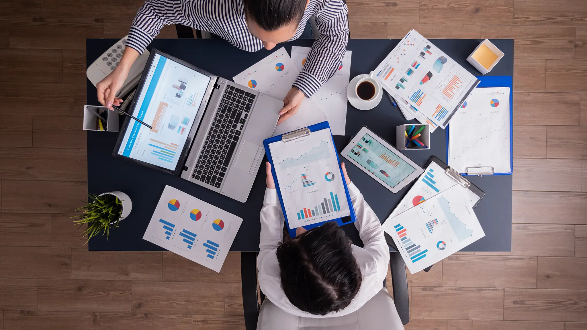  Case Study schreiben lassen – Datenanalyse & Teamarbeit für überzeugende Ergebnisse